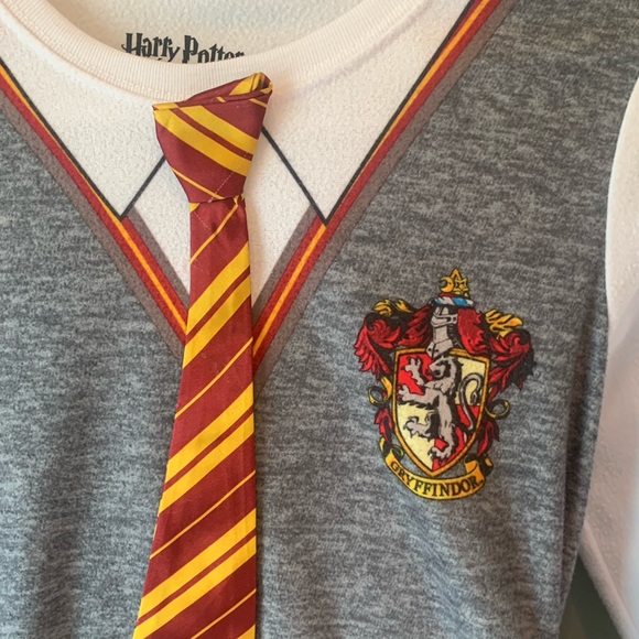 Harry Potter Gryffindor Dress - Picture 2 of 5